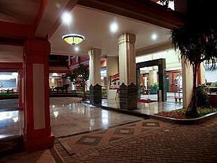 Hôtel Semarak International à Medan Extérieur photo